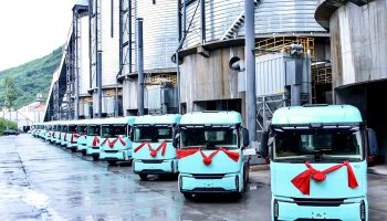 協(xié)同作戰(zhàn)譜新篇，助力客戶新發(fā)展