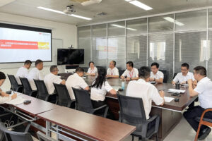 玉柴物流集團(tuán)黨委召開(kāi)“黨旗引領(lǐng)，使命擔(dān)當(dāng)”基層黨支部新老書(shū)記交接座談會(huì)